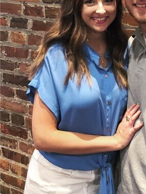 Karlie Medium Blue Short-Sleeve Button-Front Tie Hem Shirt